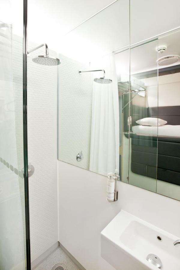 Yotelair London Heathrow Airport Hillingdon Exterior foto